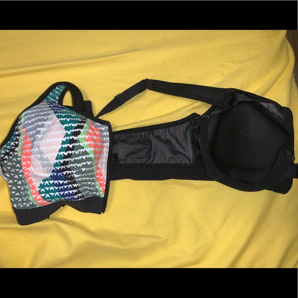 Sports bra